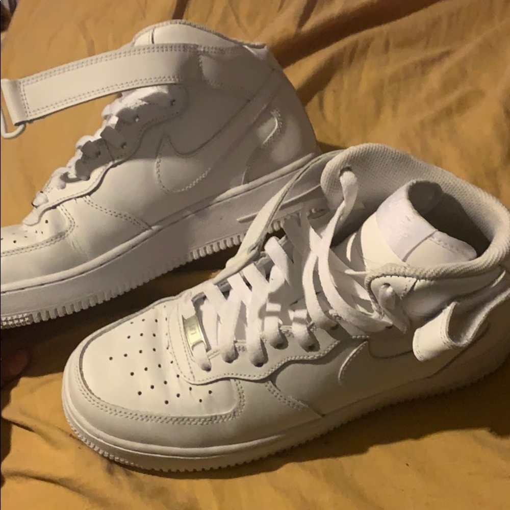 All white Nike Airforce 1 mids - Picture 1 of 5